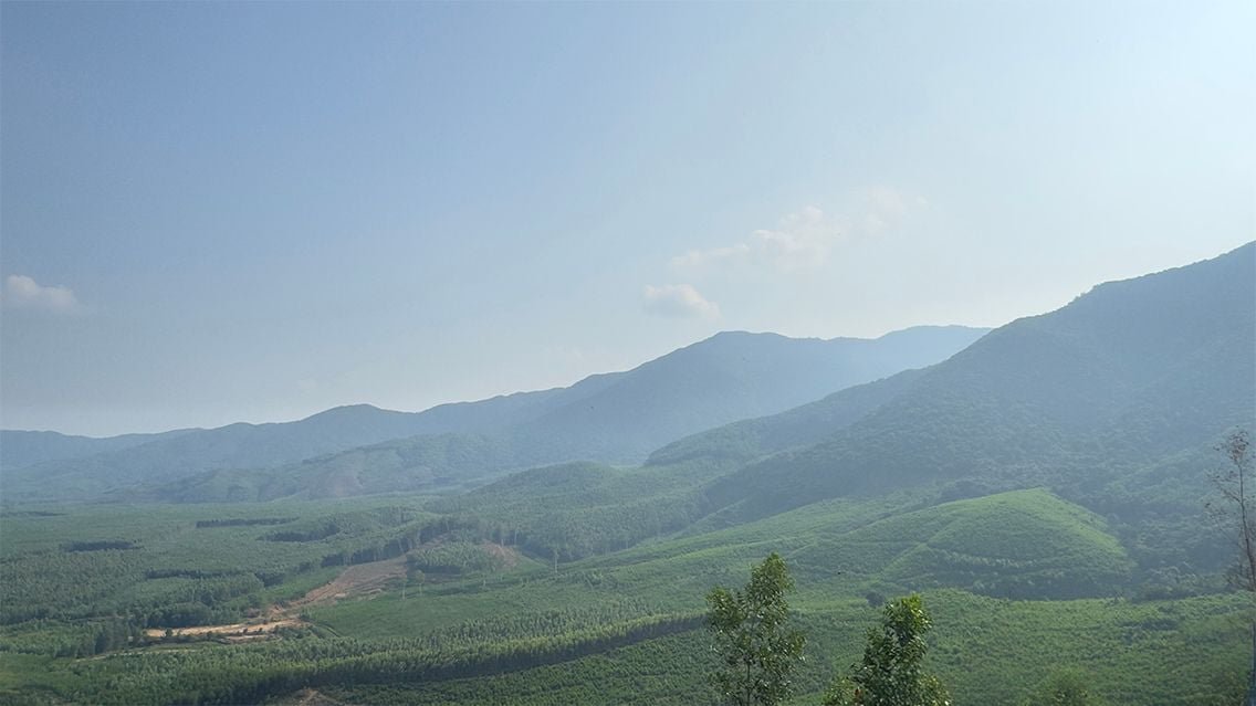 The Coastal Echo A 12-Day Vietnam Cycling Odyssey from Saigon to Hue